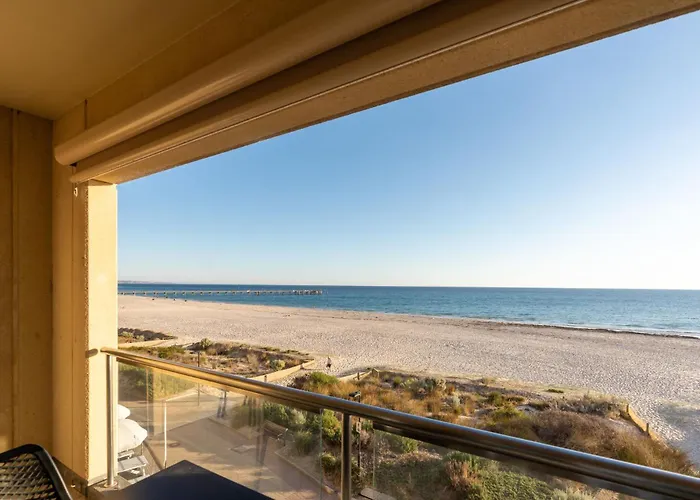Belle Escapes - Sunset Views At The Bay